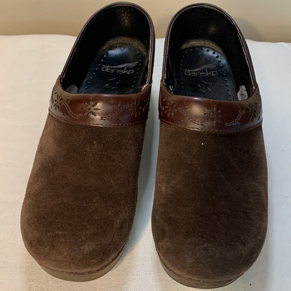 Dansko Brown Suede Clogs w/ Leather Trim Sz 38 - Picture 1 of 13